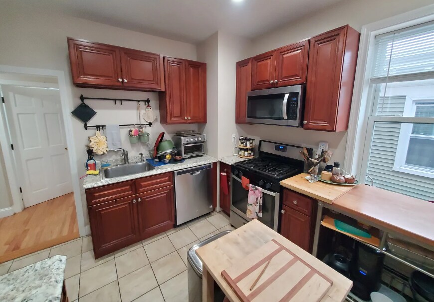 Building Photo - 283 Brookline St