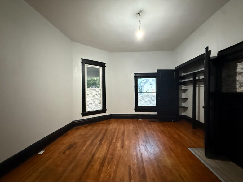 Building Photo - 623 S 8th St