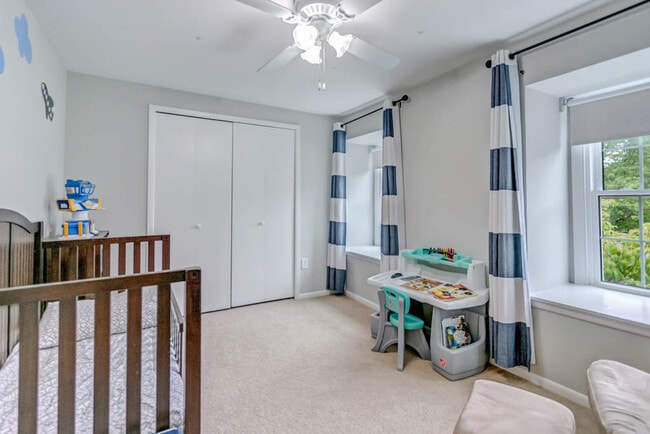 Building Photo - 2883 Sutton Oaks Ln