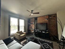 Building Photo - 2203 Kemper Ln