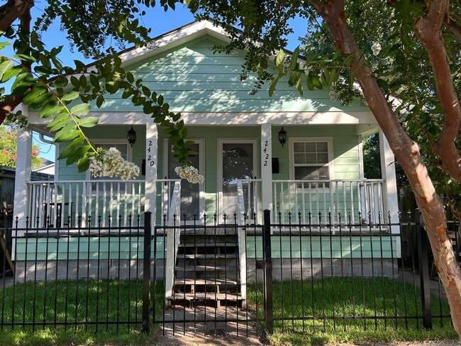 Primary Photo - 2422 Dublin St