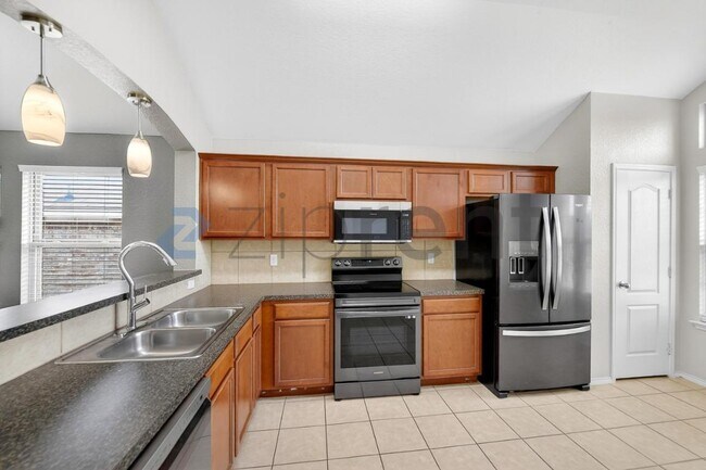 Building Photo - 916 Reveille Rd