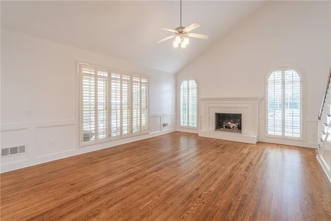 Building Photo - 530 Saddlebrook Dr