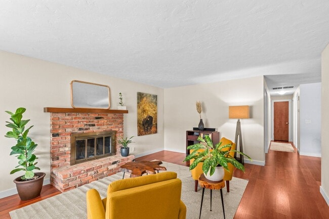 Building Photo - 1490 Carobelle Ct