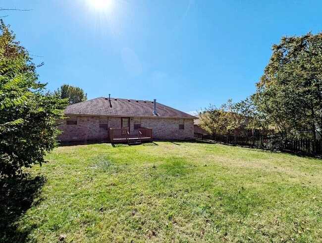 Building Photo - Southwest Springfield, All Brick,  David H...