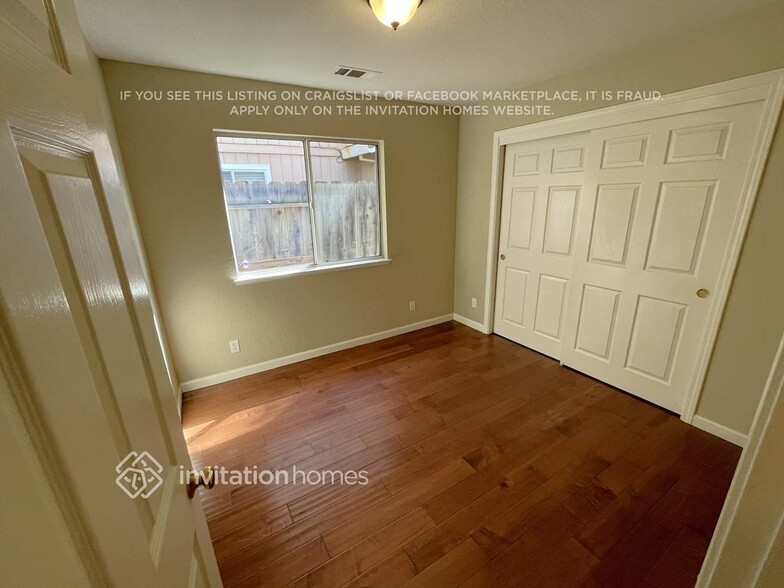 Building Photo - 2134 Jayhawk Dr