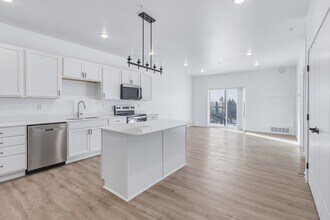 Building Photo - 2465 62nd Ave S