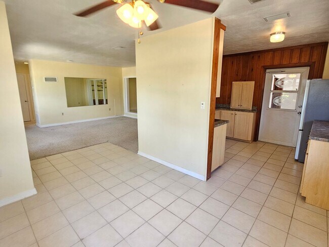 Building Photo - Venice Island – North of Venice Ave - Annual Single Family Home– Minutes from Venice Beach, Mains...