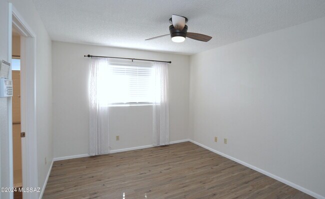 Building Photo - 3777 W Horizon Hills Dr