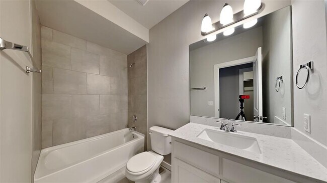 Building Photo - 18020 Lantana Loop