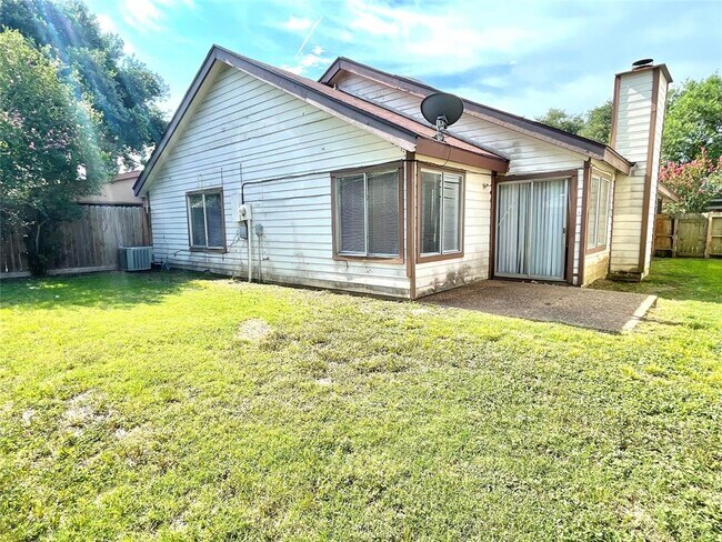 Building Photo - 19714 Lake Hollow Ln
