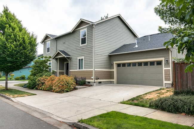 Building Photo - Beautiful 3-Bedroom, 2.5-Bath Home With Of...