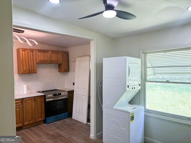Building Photo - 4049 Villa Ave
