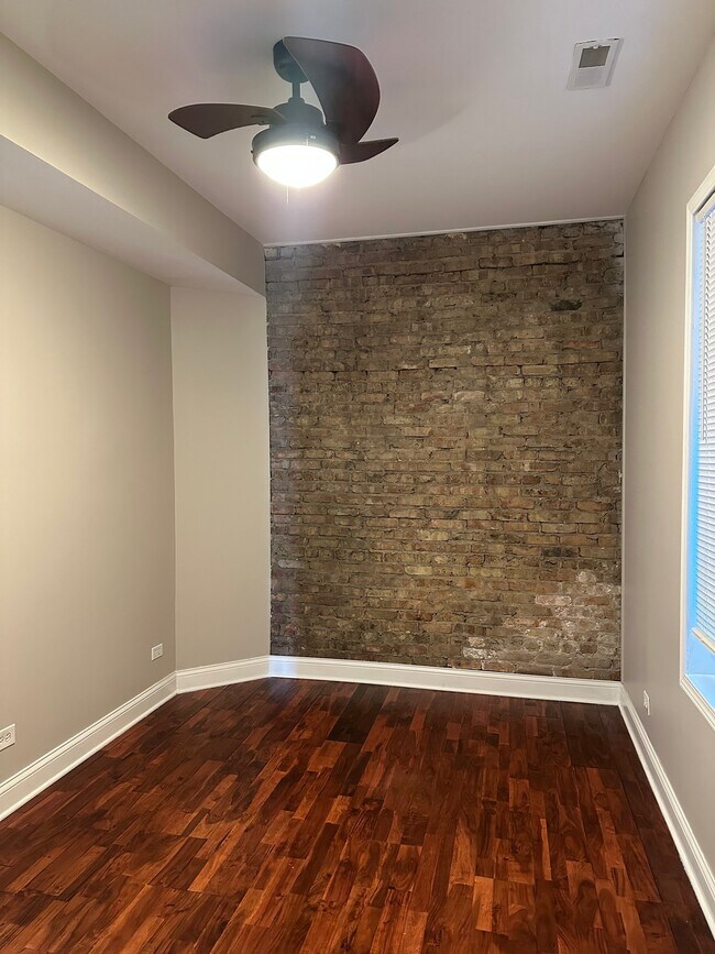 Building Photo - 4202 N St Louis Ave