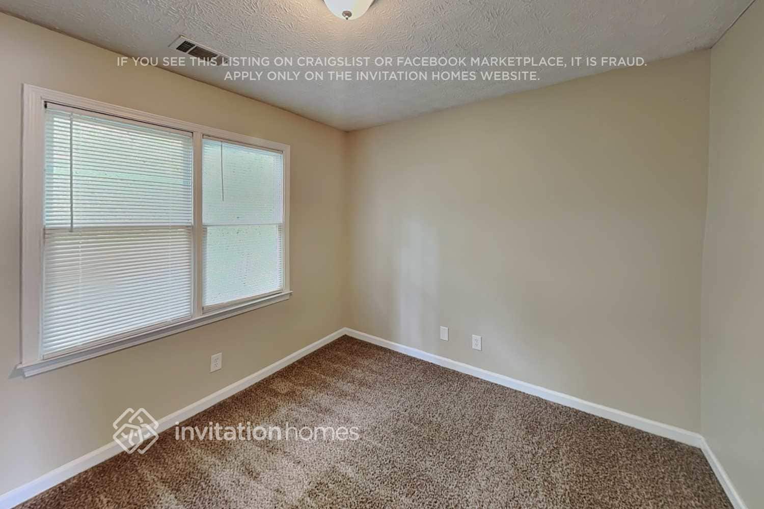 Building Photo - 305 Mary Alice Dr