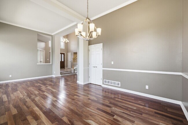 Building Photo - Spectacular Stonegate Living! Gorgeous 3-Bed Corner Finished Basement, Wet Bar, and Custom Marble...