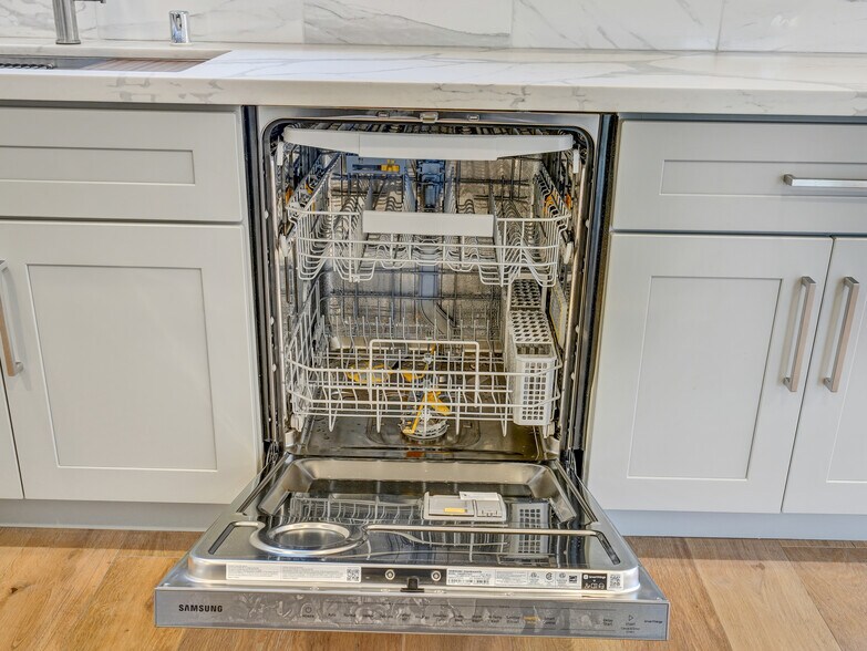 Building Photo - 1075 43rd St