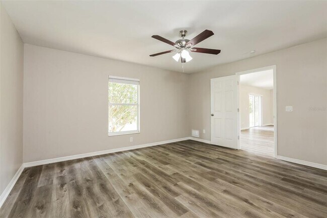Building Photo - 5125 Beecher St