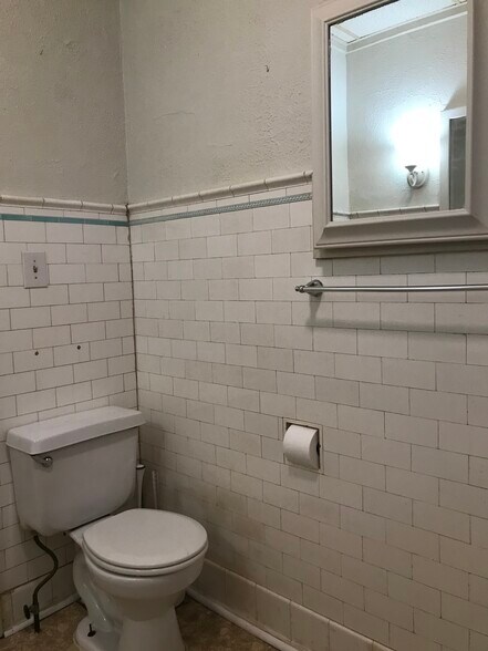 Bathroom - 732 Harrison Ave