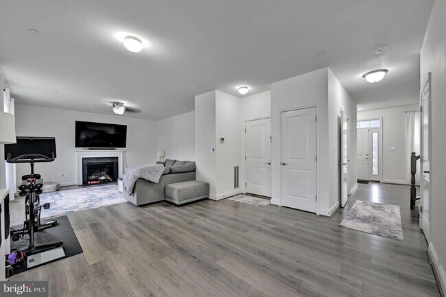 Building Photo - 1103 Grady Ct