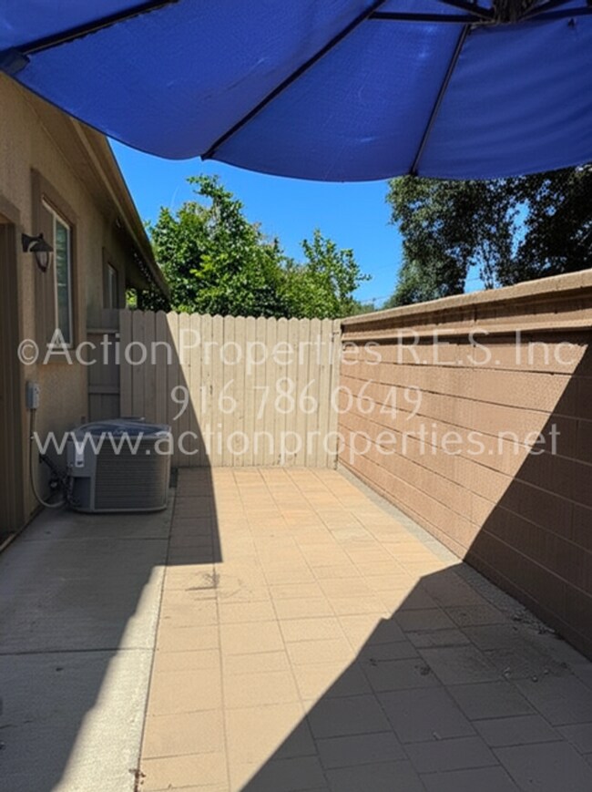 Building Photo - Gated Penryn Patio 2 Story Home, 3 Bedroom...