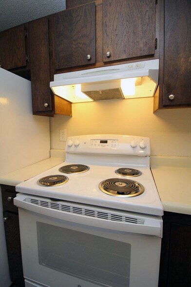 Building Photo - 5704 SW Beaverton Hillsdale Hwy