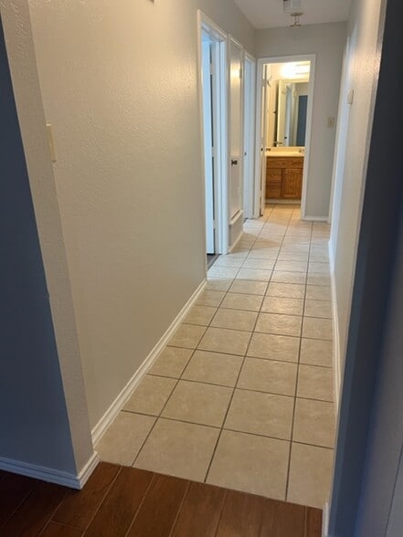 Building Photo - 1105 Fairhaven Dr