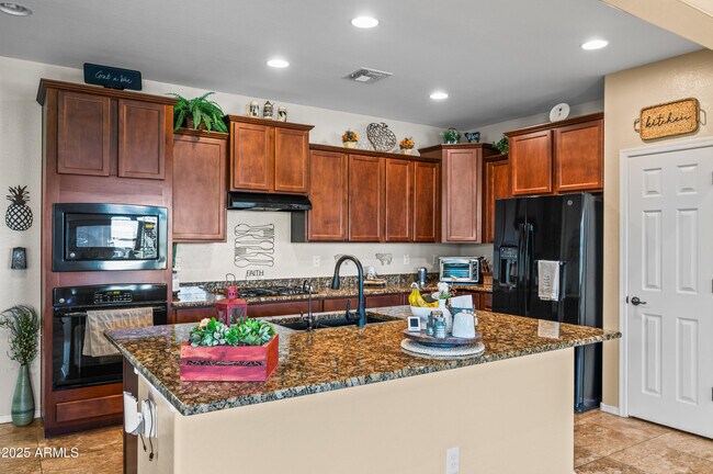 Building Photo - 42774 W Darter Dr