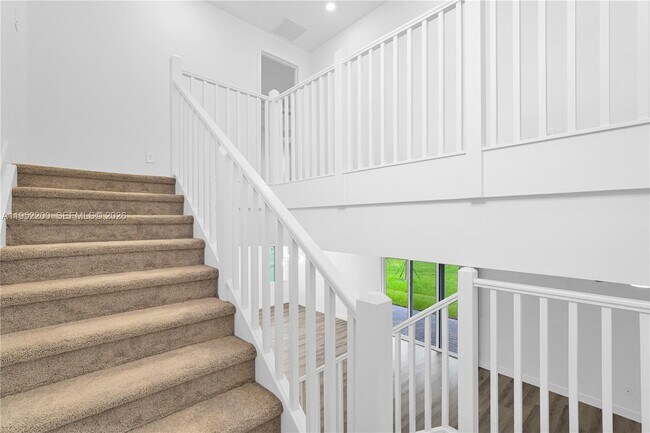 Building Photo - 4422 SW 122nd Ter