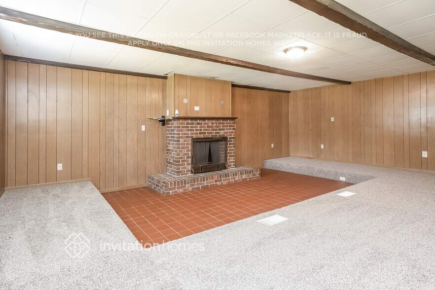 Building Photo - 1321 Laura Ln