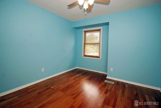 Building Photo - 9 Sandpiper Dr