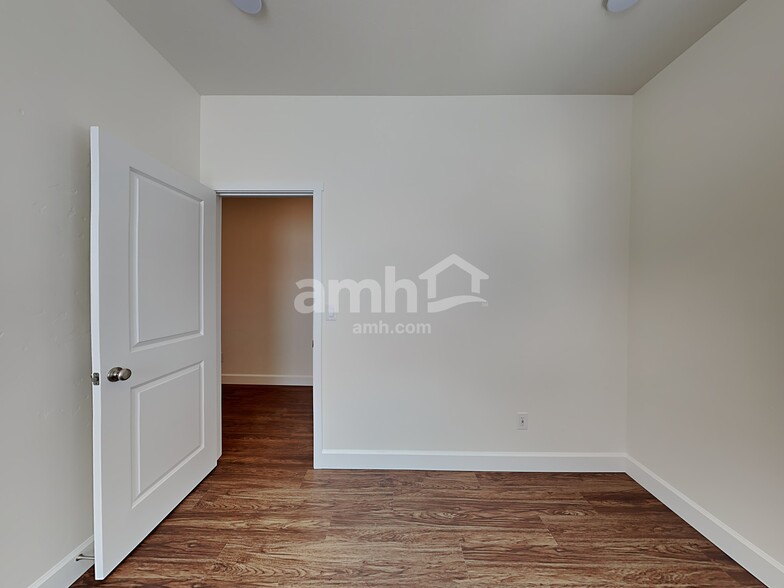 Building Photo - 5066 W White Ash Ct