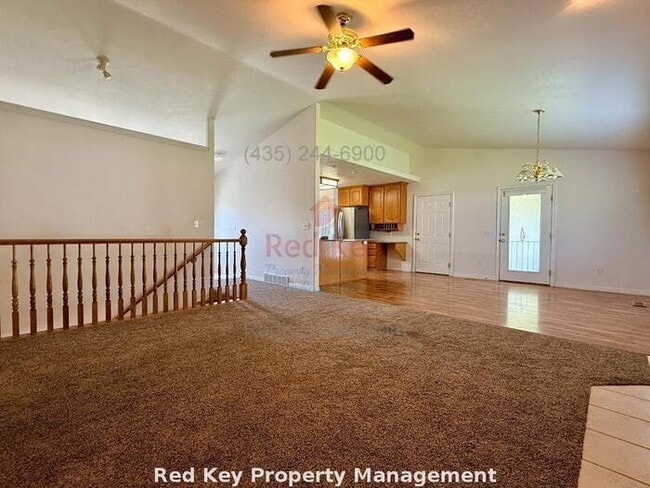 Building Photo - Breeze Cir Single Family Home