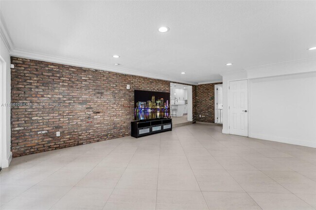 Building Photo - 4301 SW 85th Ave