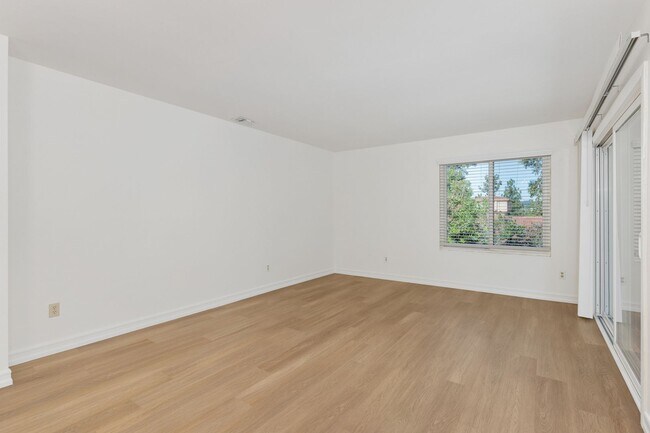 Building Photo - 16924 Caminito Santico