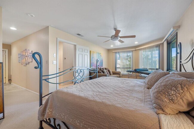 Building Photo - 604 Rolling Green Dr