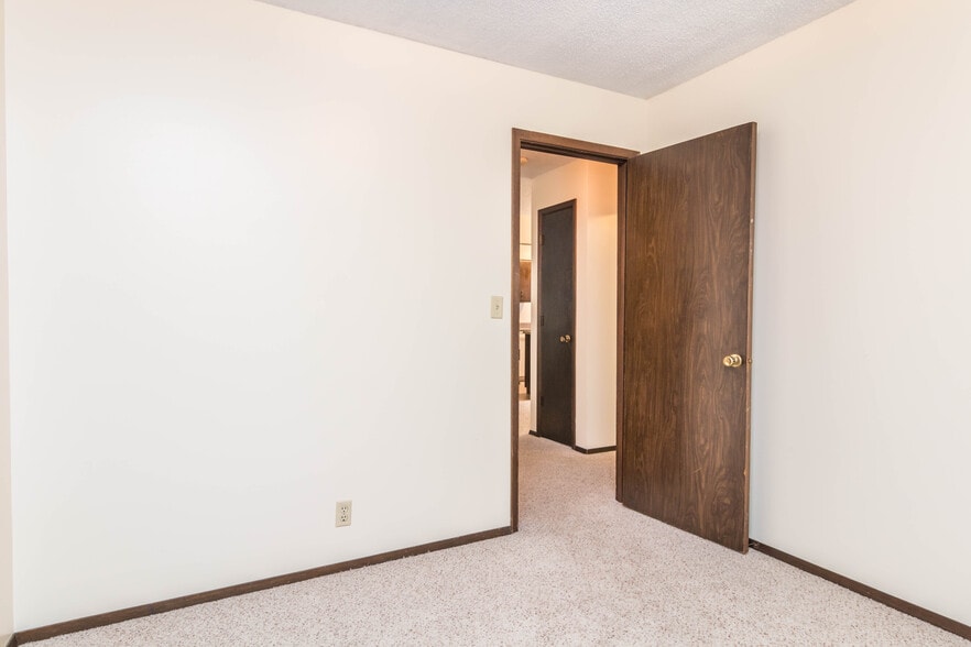 Building Photo - 811 Dondee Dr