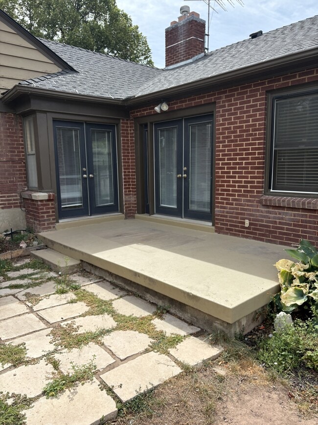Building Photo - 2395 Bernadine Dr
