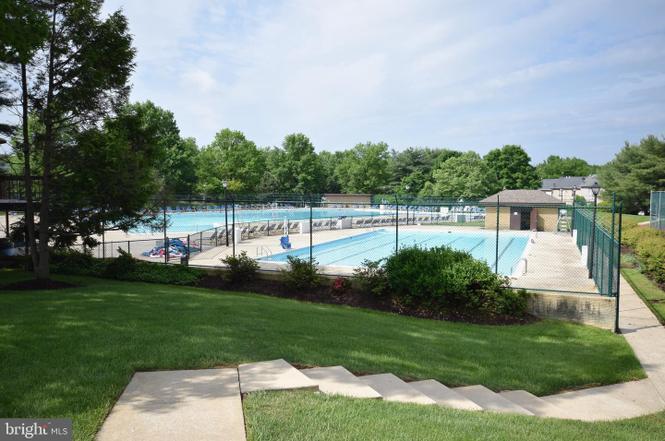 Building Photo - 18336 Streamside Dr