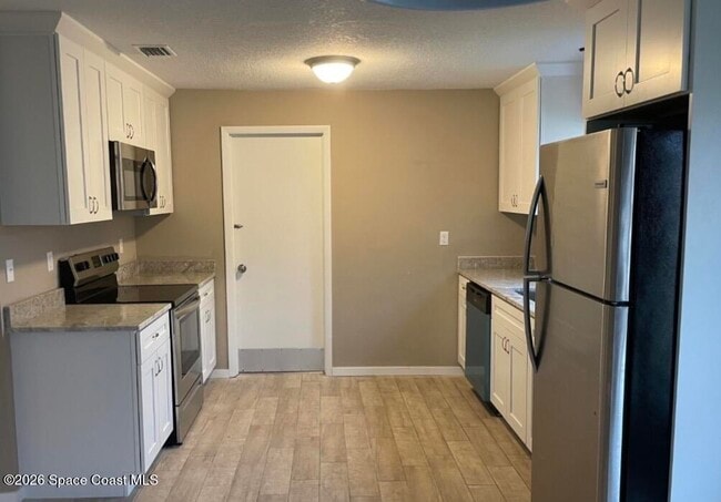 Building Photo - 830 Angela Ave