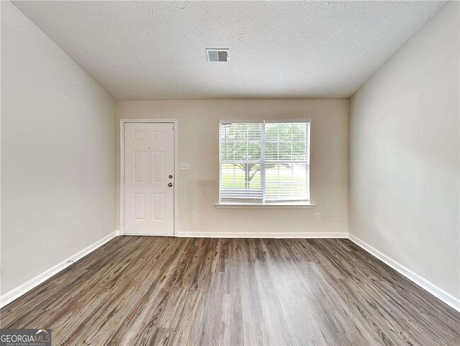 Building Photo - 244 Hale Haven Dr