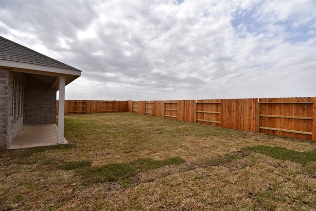Building Photo - 6303 Golden Seaton Dr