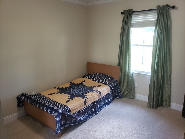 Building Photo - Beautiful Home on Lake Clermont