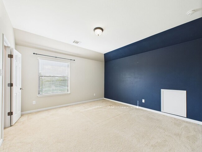 Building Photo - Sendero Springs