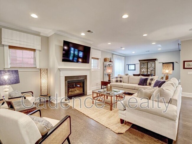 Building Photo - 7120 Maple Leaf Dr