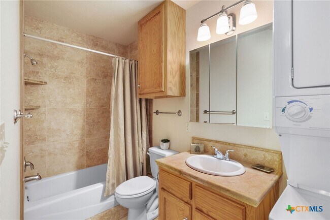 Building Photo - 1236 Rivercrest Dr