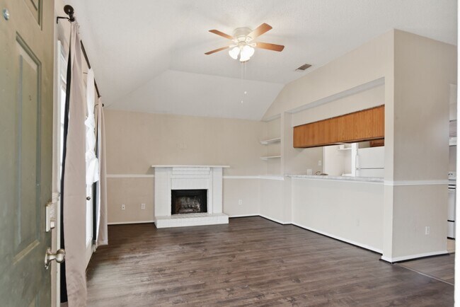 Building Photo - 1310 Brenda Ln