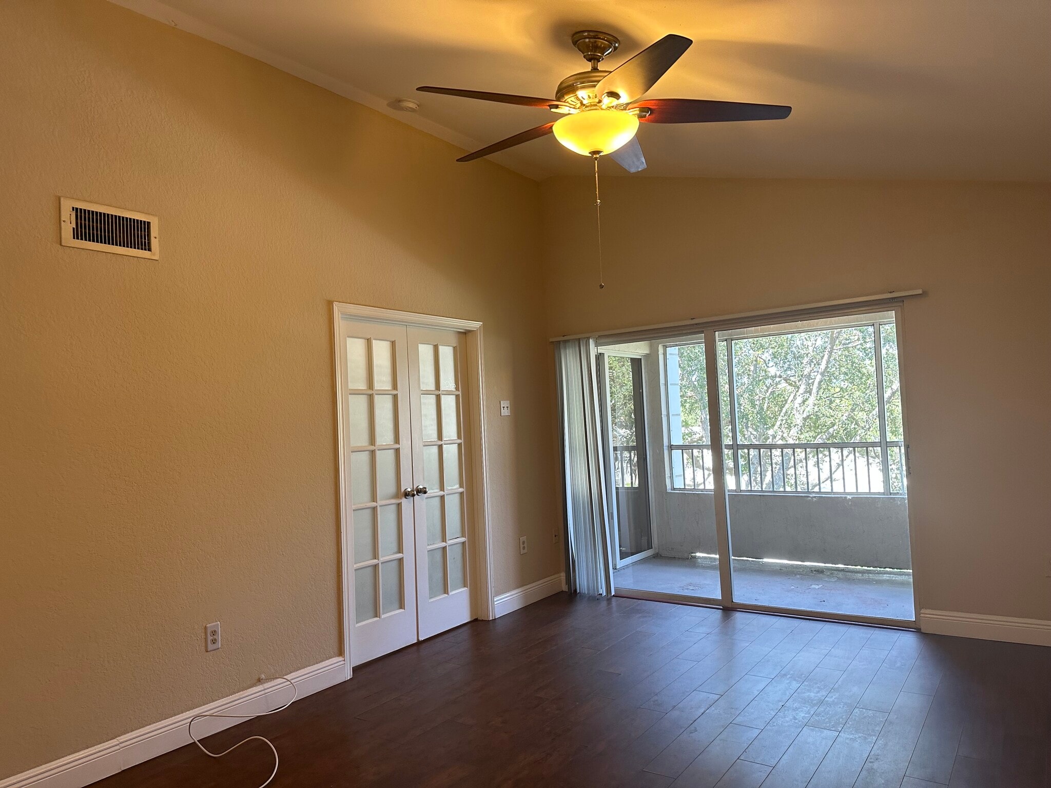 Building Photo - 2850 N Oakland Forest Dr