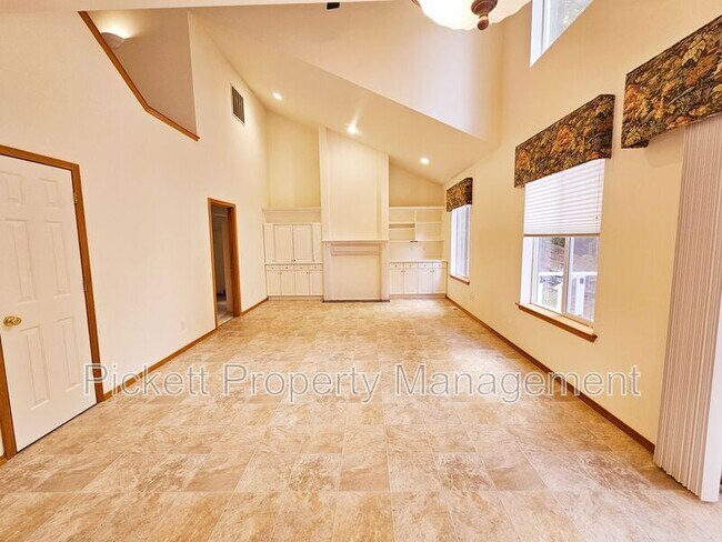 Building Photo - 5998 McCormick Woods Dr SW