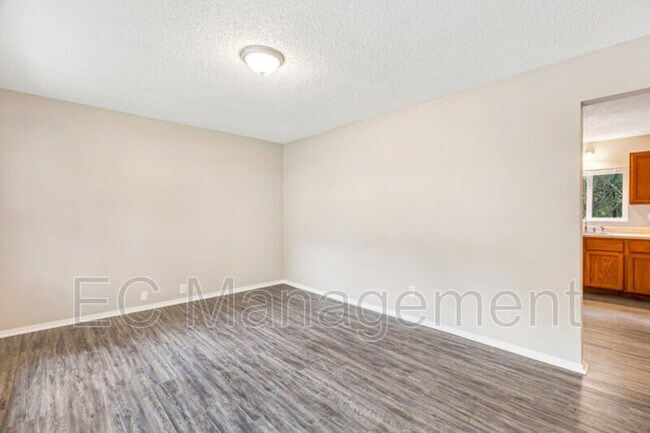 Building Photo - 263 Connolly Dr